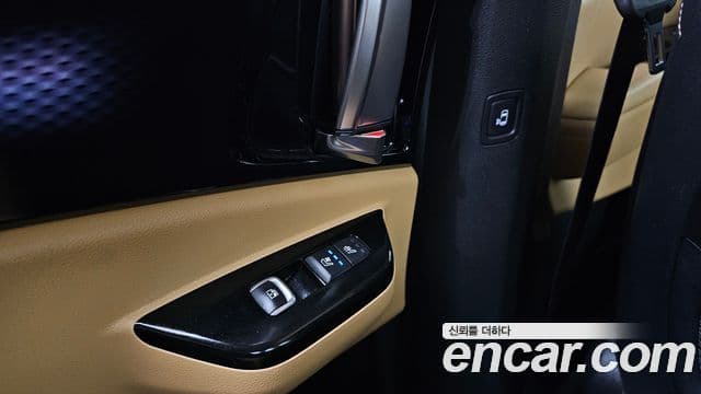 Kia Carnival 2022 — Şəkil 17/20