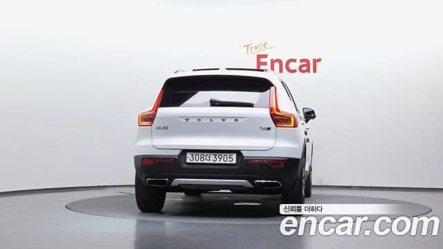 Volvo XC40 2020 — Фото 4/20