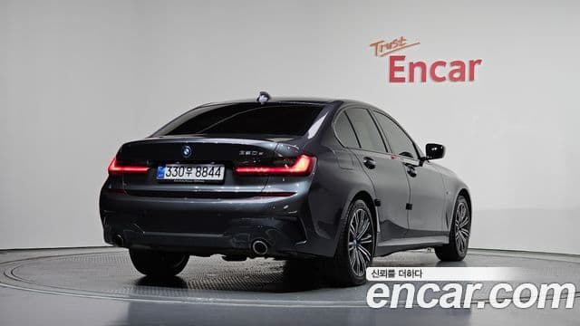 BMW 3 Series 2022 — ფოტო 2/20