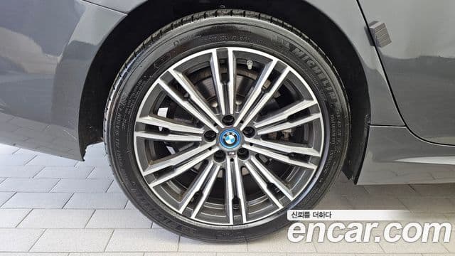 BMW 3 Series 2022 — ფოტო 5/20