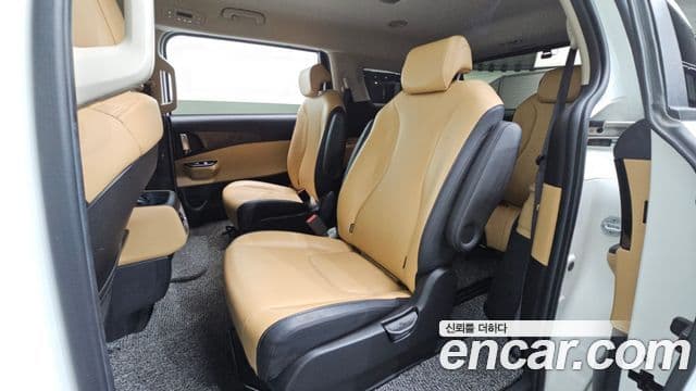 Kia Carnival 2021 — Фото 12/20