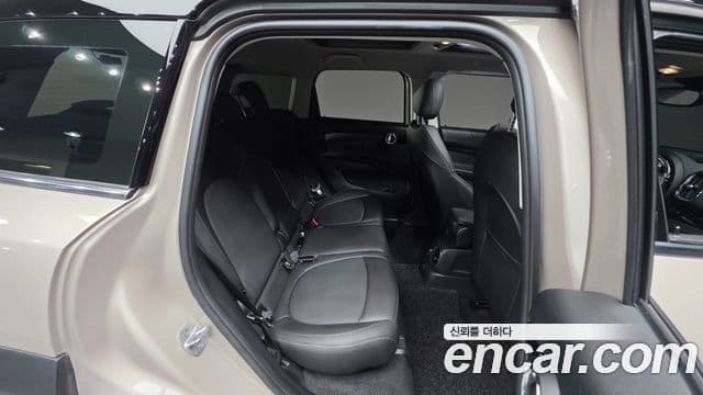 Mini Cooper Countryman 2023 — фото 17 из 20