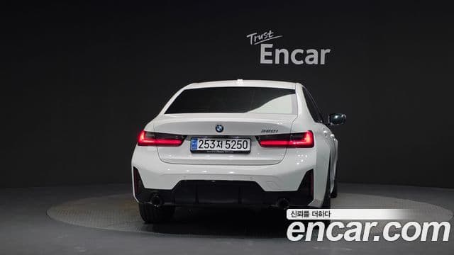 BMW 3 Series 2023 — ფოტო 4/20