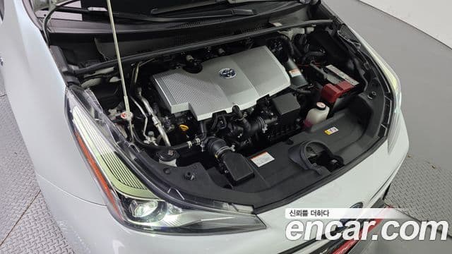 Toyota Prius 2021 — Şəkil 6/20