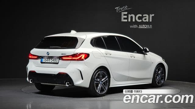 BMW 1 Series 2022 — Şəkil 2/20