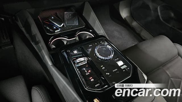 BMW 5 Series 2025 — фото 8 из 20