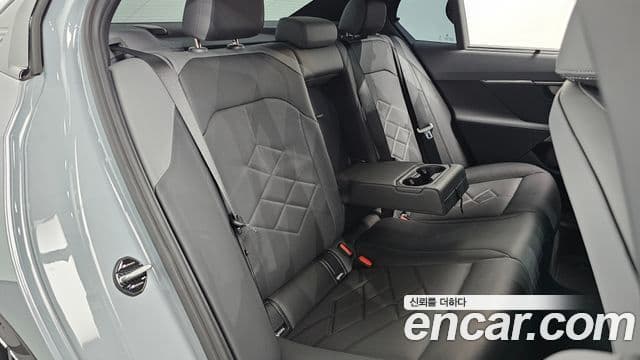 BMW 5 Series 2025 — фото 12 из 20