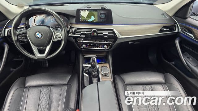 BMW 5 Series 2018 — Şəkil 7/20