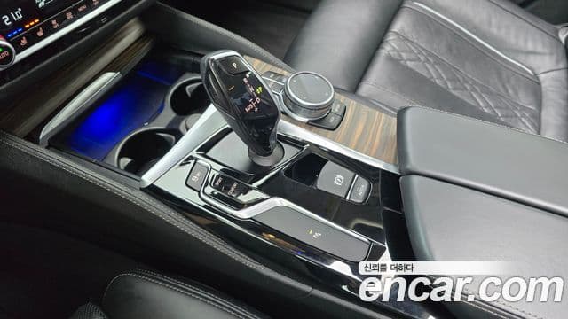 BMW 5 Series 2018 — фото 9 из 20