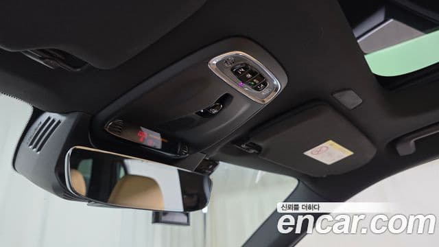 Volvo XC90 2019 — ფოტო 16/20