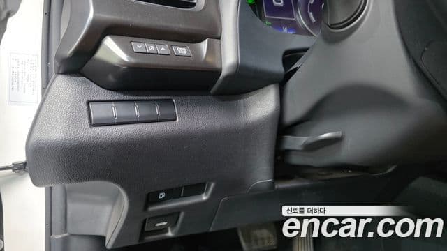 Lexus UX250h 2021 — ფოტო 14/20