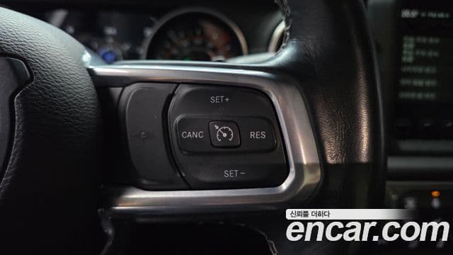 Jeep Wrangler 2021 — Фото 18/20