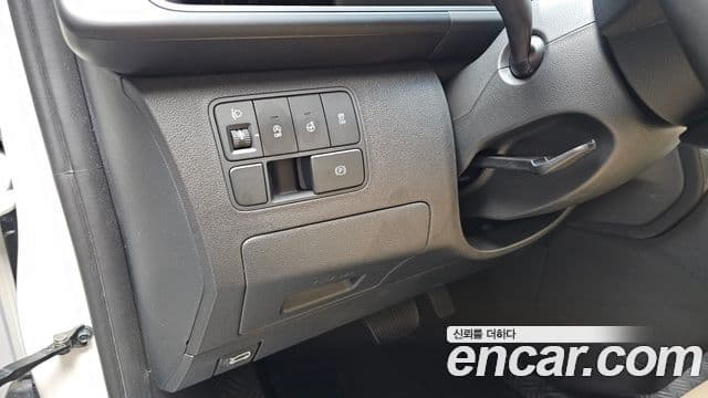 Hyundai Staria 2025 — Фото 19/20