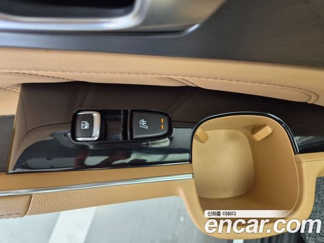Kia Sorento 2021 — ფოტო 17/20