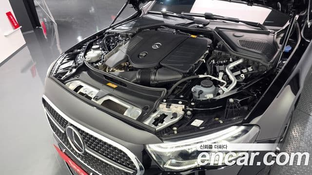 Mercedes-Benz E-Class 2024 — ფოტო 6/20