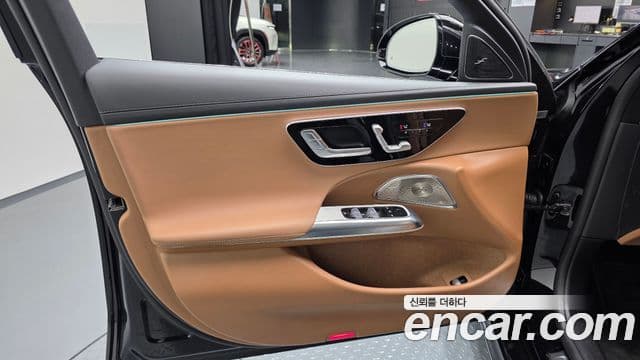 Mercedes-Benz E-Class 2024 — Photo 3/32