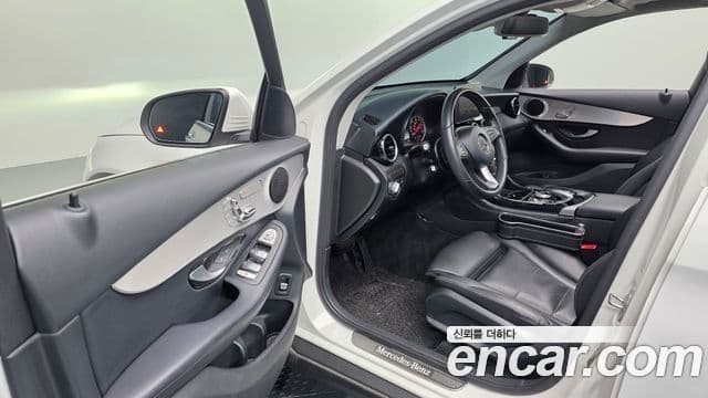 Mercedes-Benz GLC-Class 2018 — Şəkil 10/20