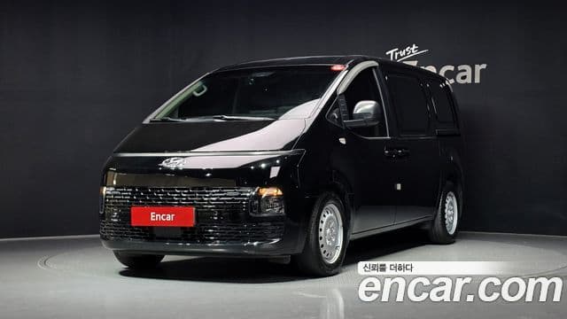 Hyundai Staria 2023 — ფოტო 1/20