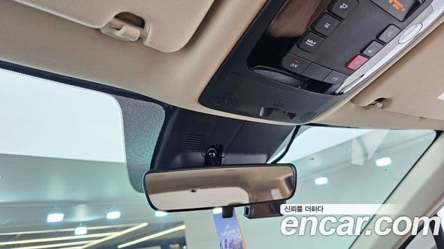 Kia Carnival 2022 — Şəkil 17/20