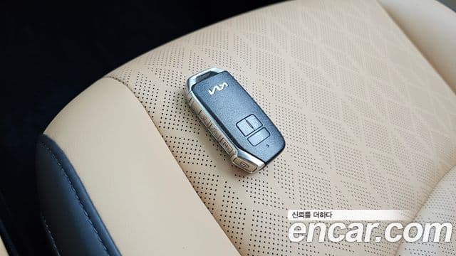 Kia Carnival 2022 — Şəkil 18/20