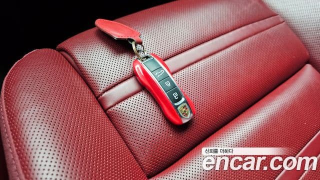Porsche Cayenne 2020 — Photo 34/36