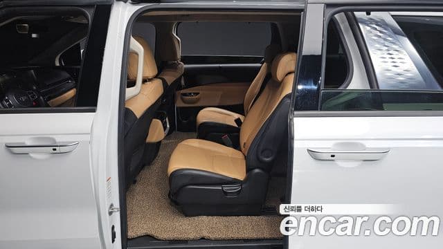 Kia Carnival 2021 — Şəkil 12/20