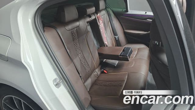 BMW 5 Series 2023 — ფოტო 11/20
