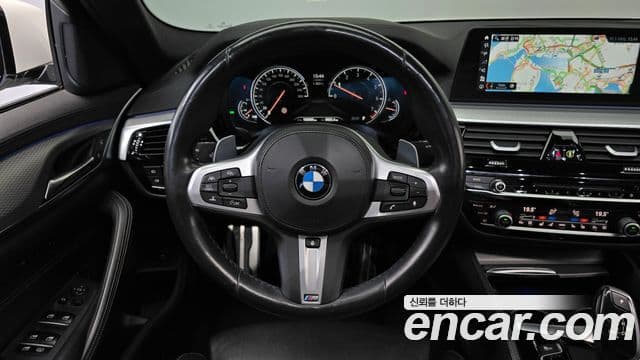 BMW 5 Series 2018 — Şəkil 12/20