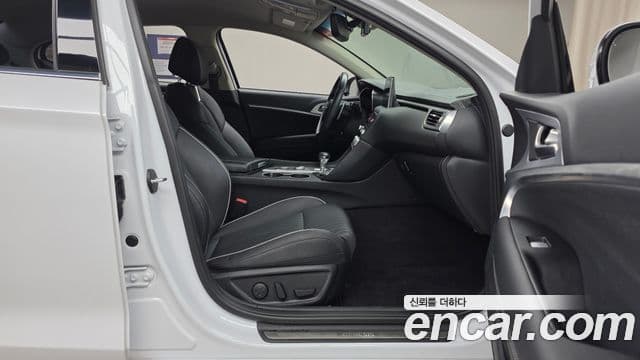 Genesis G70 2018 — Photo 23/30
