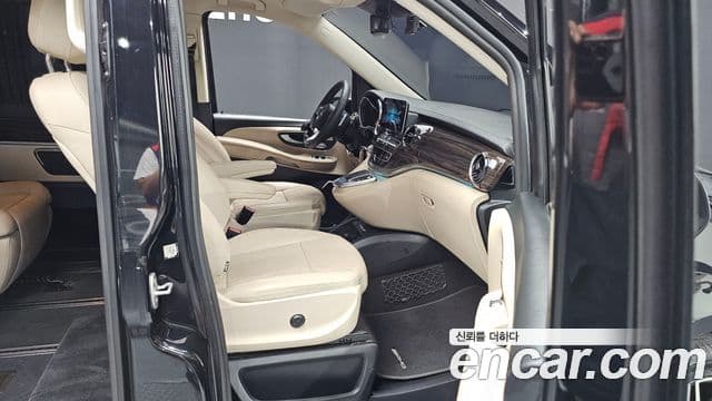 Mercedes-Benz V-Class 2021 — ფოტო 11/20