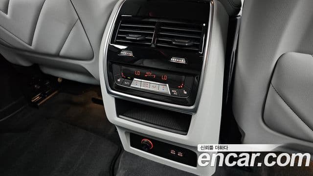 BMW XM 2025 — Photo 16/33