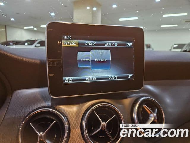 Mercedes-Benz CLA-Class 2018 — Фото 13/20