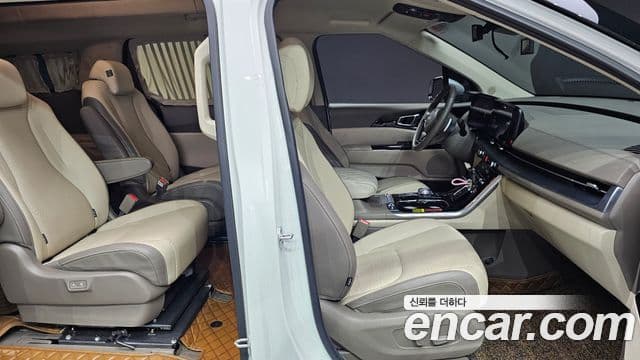 Kia Carnival 2022 — ფოტო 10/20