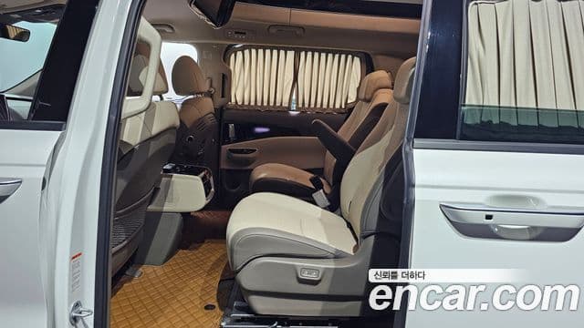 Kia Carnival 2022 — ფოტო 11/20