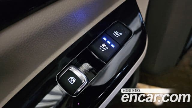 Kia Carnival 2022 — ფოტო 15/20