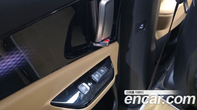 Kia Carnival 2021 — Фото 18/20