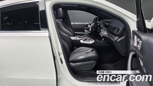 Mercedes-Benz GLE-Class 2023 — Photo 13/35
