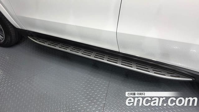 Mercedes-Benz GLE-Class 2023 — Photo 20/35