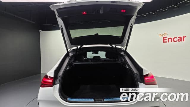 Mercedes-Benz GLE-Class 2023 — Photo 2/35