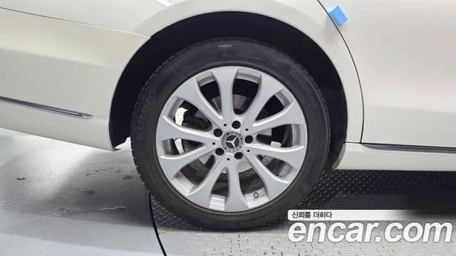 Mercedes-Benz E-Class 2020 — ფოტო 4/20