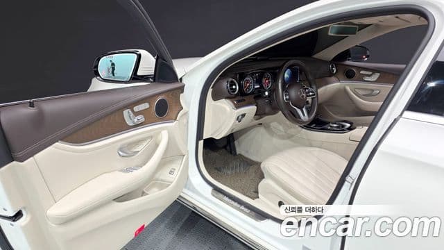 Mercedes-Benz E-Class 2020 — ფოტო 9/20