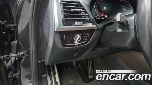 BMW X4 2021 — Şəkil 14/20
