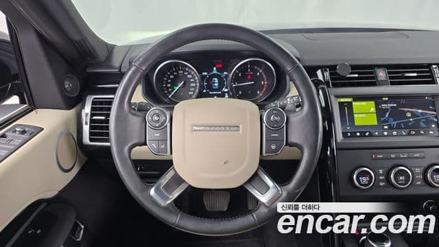 Land Rover Discovery 5 2018 — Şəkil 13/20