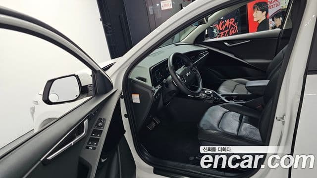 Kia Niro 2022 — Фото 10/20