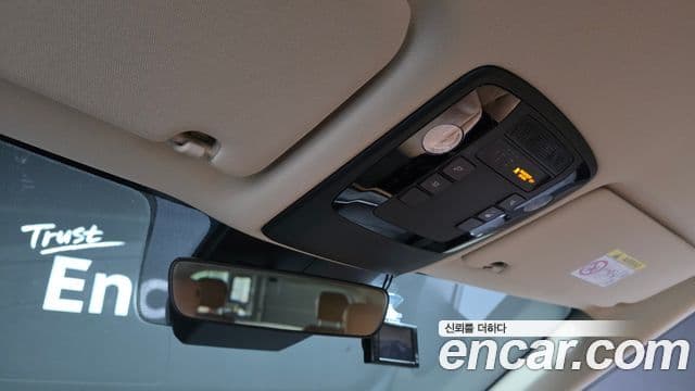 Kia Carnival 2021 — Фото 18/20