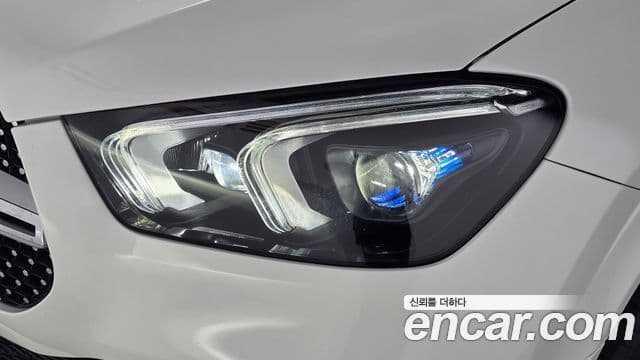 Mercedes-Benz GLE-Class 2021 — Photo 22/40