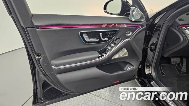 Mercedes-Benz S-Class 2024 — Photo 18/34