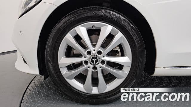 Mercedes-Benz C-Class 2020 — ფოტო 5/20