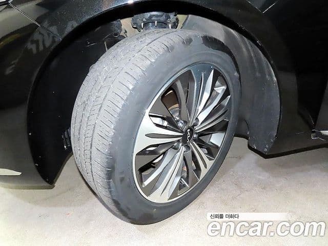 Kia K8 2022 — Şəkil 19/20