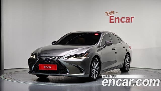 Lexus ES300h 2019 — Şəkil 1/20